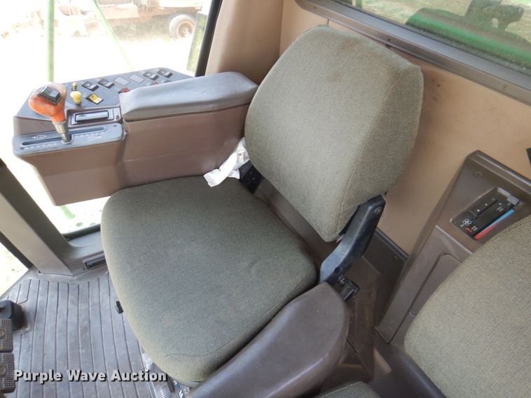 image for item DK2317 1993 John Deere 9500  combine