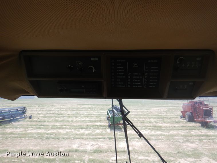 image for item DK2317 1993 John Deere 9500  combine