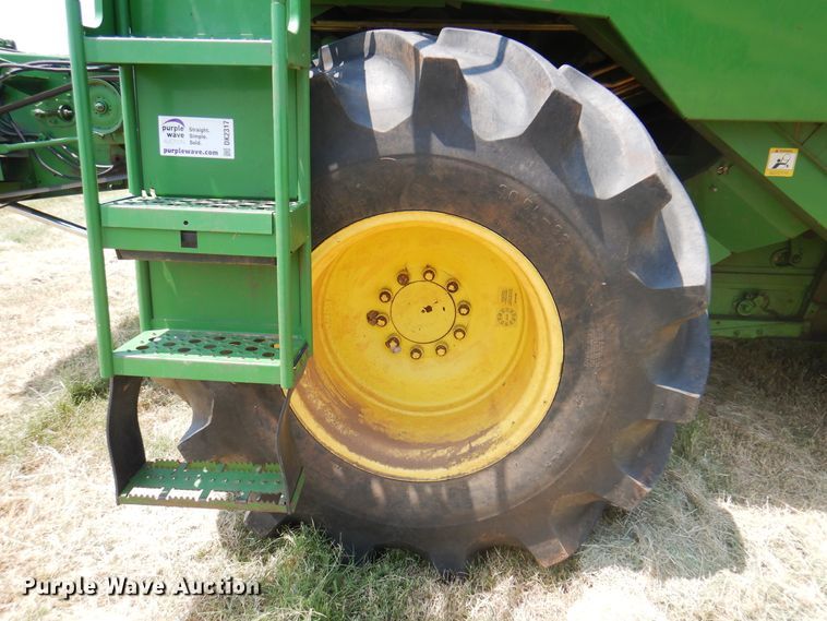 image for item DK2317 1993 John Deere 9500  combine