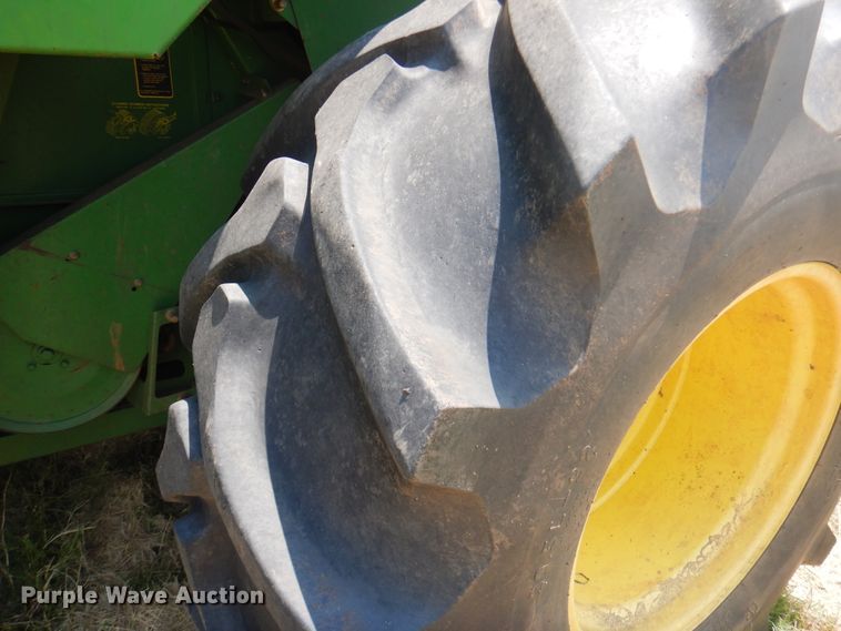 image for item DK2317 1993 John Deere 9500  combine