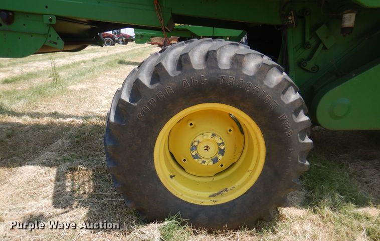 image for item DK2317 1993 John Deere 9500  combine