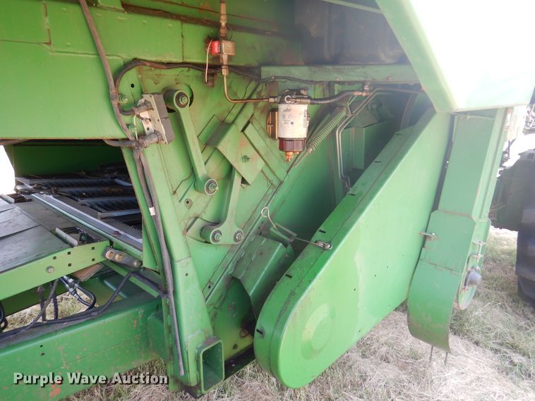 image for item DK2318 1998 John Deere 9510  combine