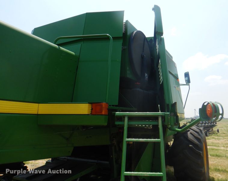 image for item DK2318 1998 John Deere 9510  combine