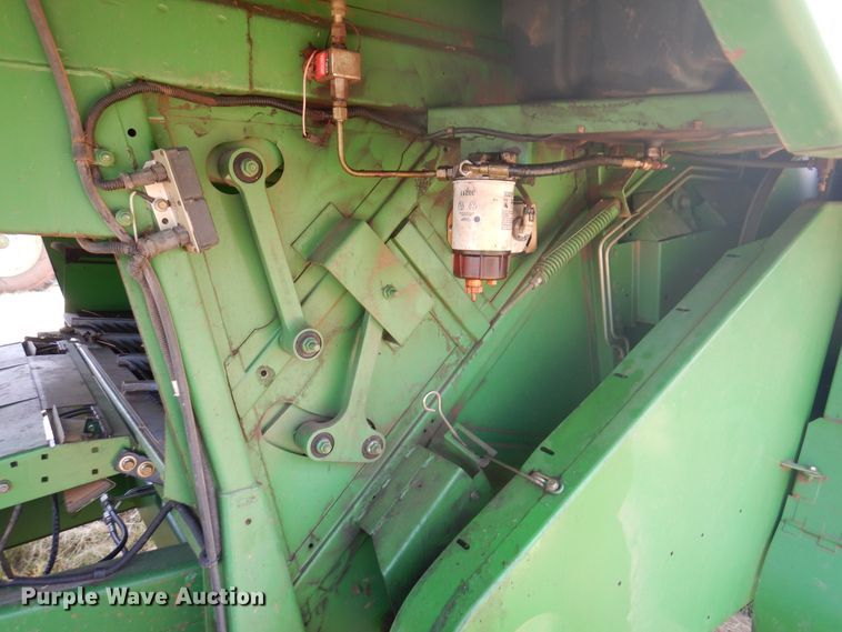 image for item DK2318 1998 John Deere 9510  combine