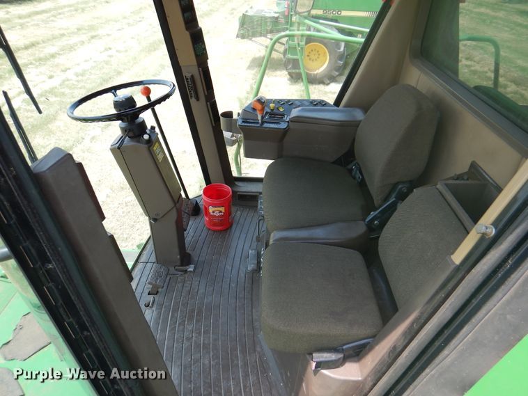 image for item DK2318 1998 John Deere 9510  combine