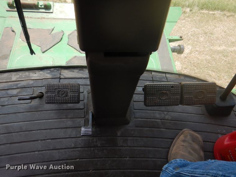 image for item DK2318 1998 John Deere 9510  combine