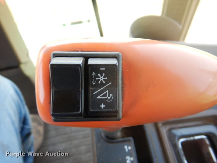 image for item DK2318 1998 John Deere 9510  combine