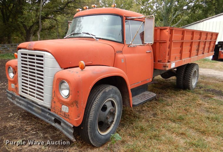 image for item DL3184 1965 International 1600  grain truck