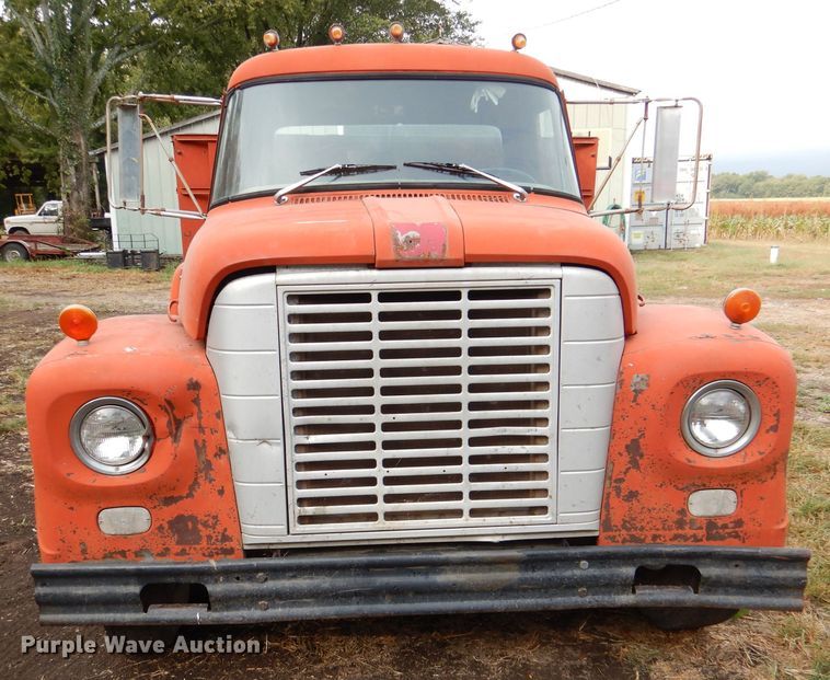 image for item DL3184 1965 International 1600  grain truck