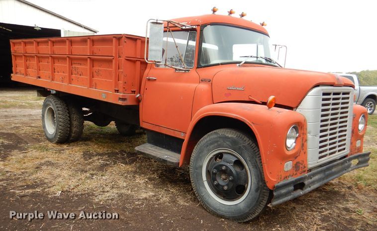 image for item DL3184 1965 International 1600  grain truck