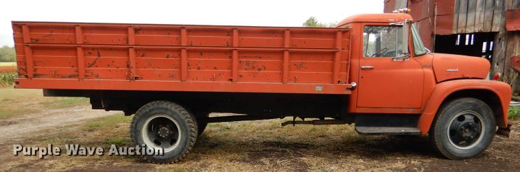 image for item DL3184 1965 International 1600  grain truck