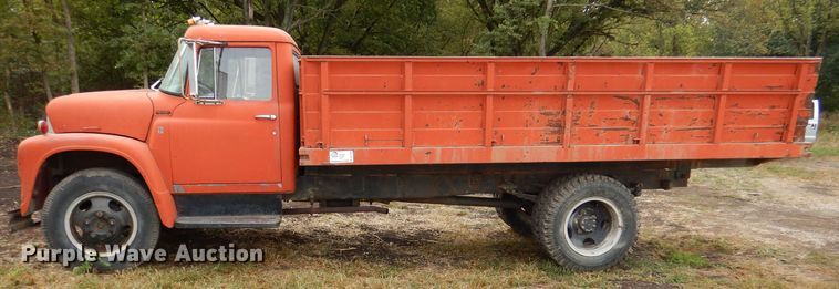 image for item DL3184 1965 International 1600  grain truck