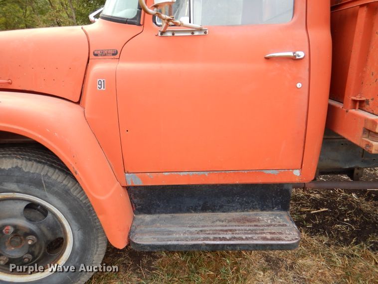 image for item DL3184 1965 International 1600  grain truck