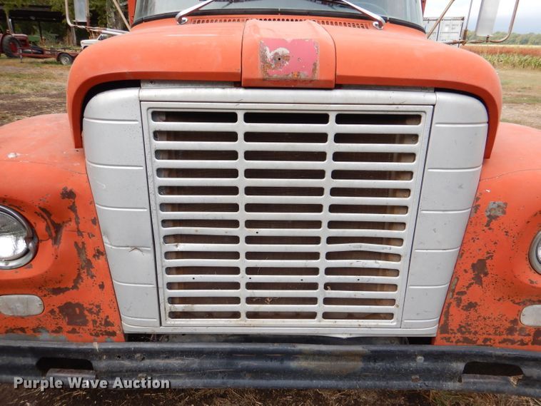 image for item DL3184 1965 International 1600  grain truck