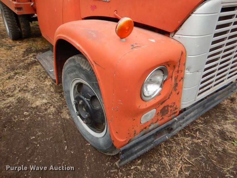 image for item DL3184 1965 International 1600  grain truck