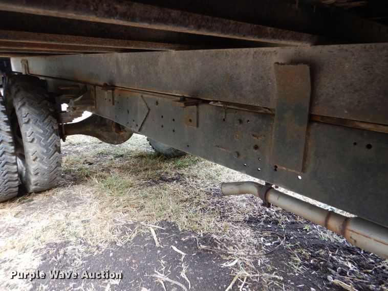 image for item DL3184 1965 International 1600  grain truck