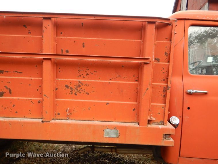 image for item DL3184 1965 International 1600  grain truck