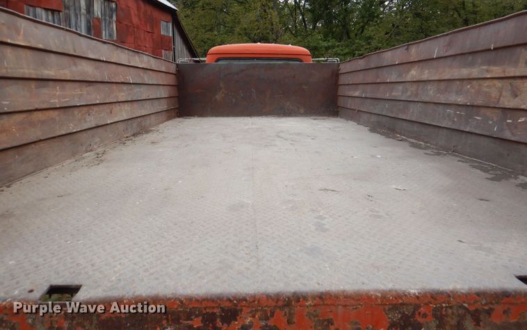 image for item DL3184 1965 International 1600  grain truck