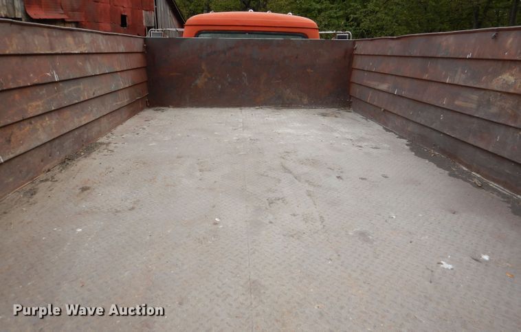 image for item DL3184 1965 International 1600  grain truck