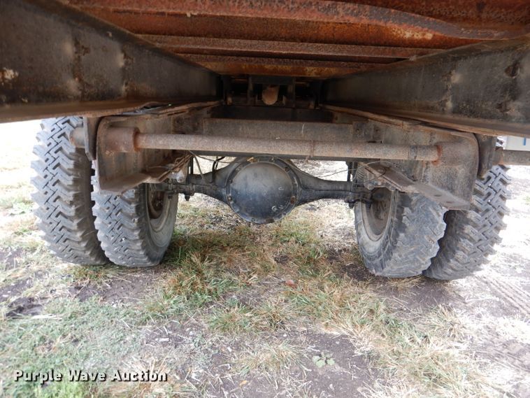 image for item DL3184 1965 International 1600  grain truck