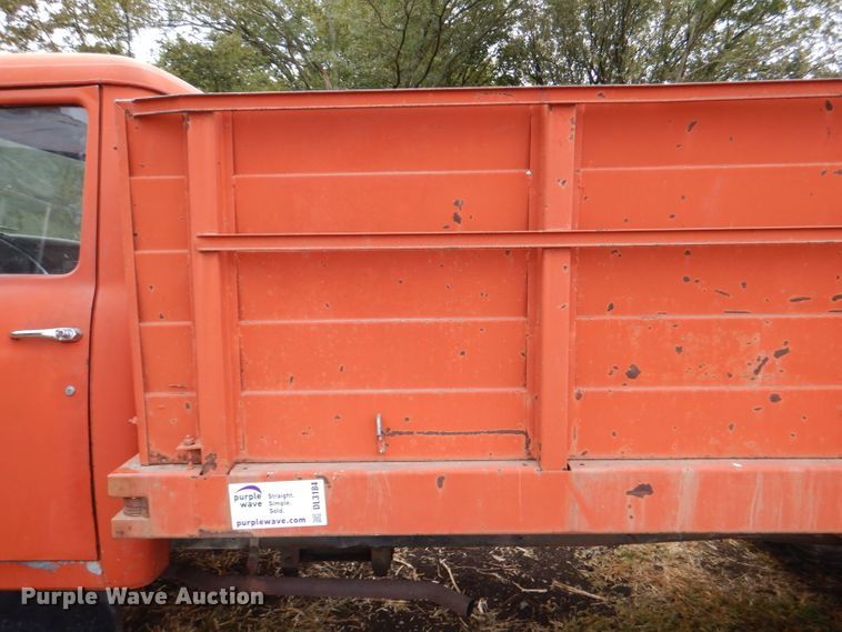 image for item DL3184 1965 International 1600  grain truck