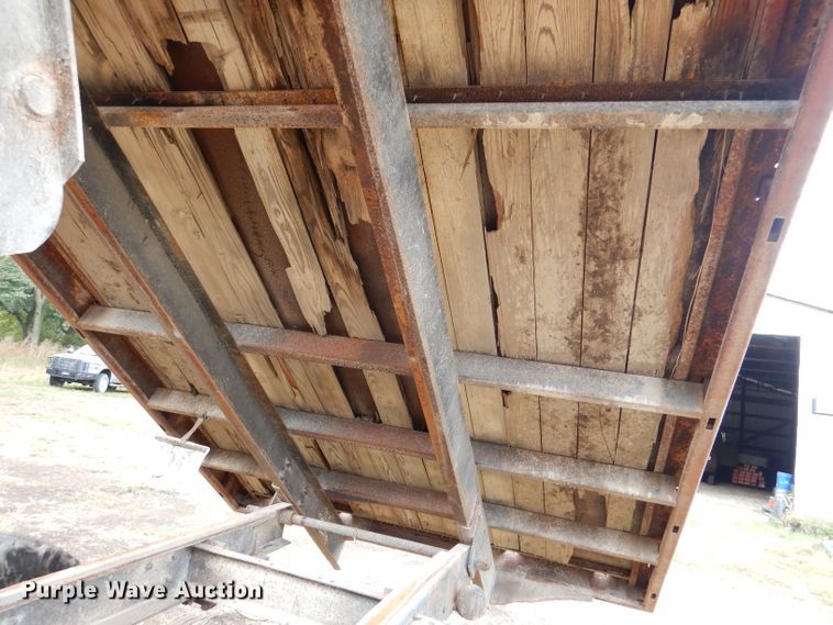 image for item DL3184 1965 International 1600  grain truck