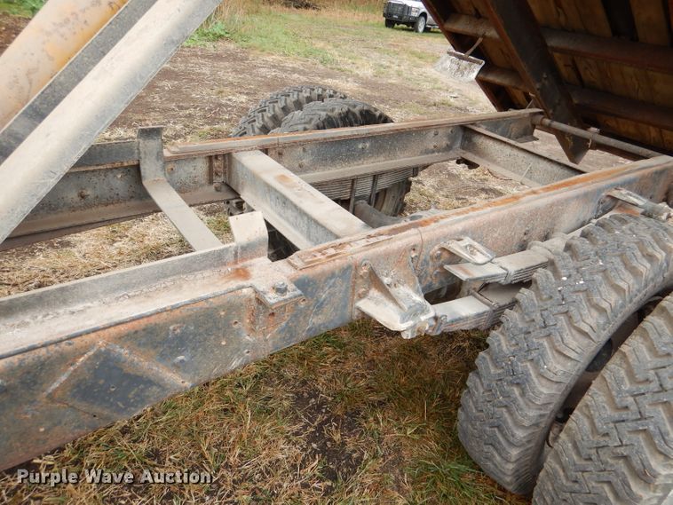 image for item DL3184 1965 International 1600  grain truck