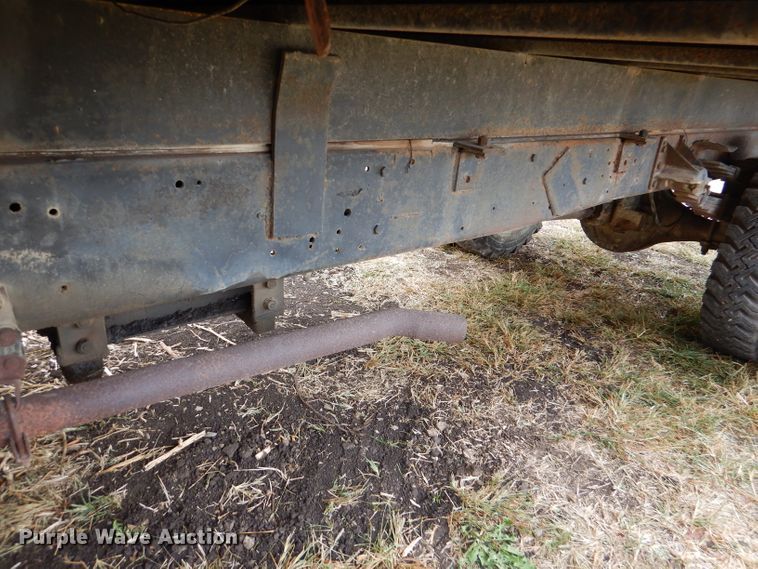 image for item DL3184 1965 International 1600  grain truck