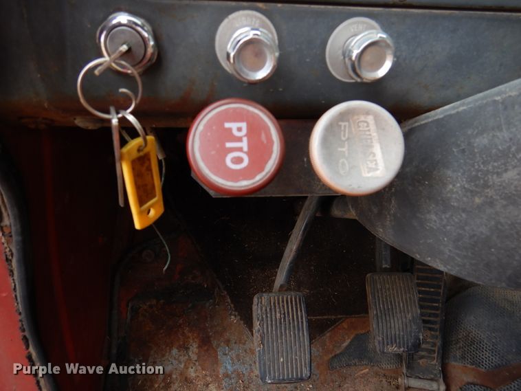 image for item DL3184 1965 International 1600  grain truck