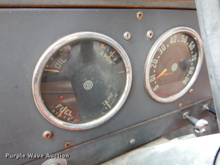 image for item DL3184 1965 International 1600  grain truck