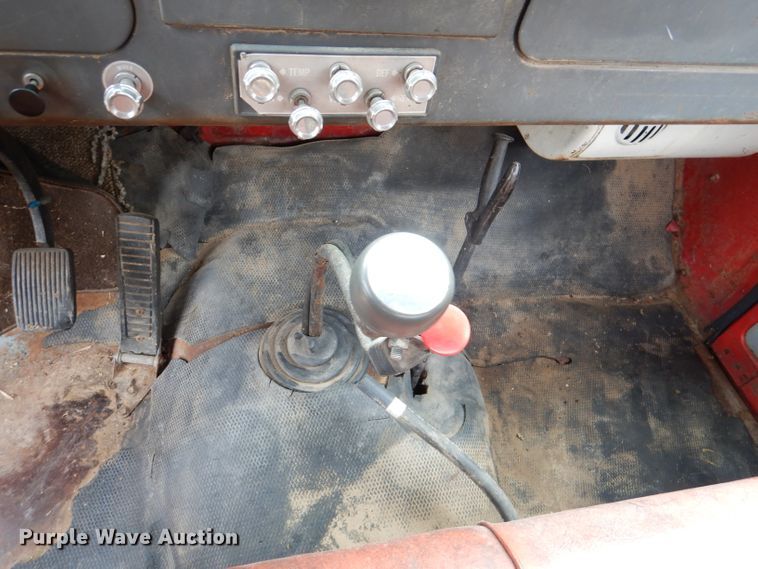 image for item DL3184 1965 International 1600  grain truck