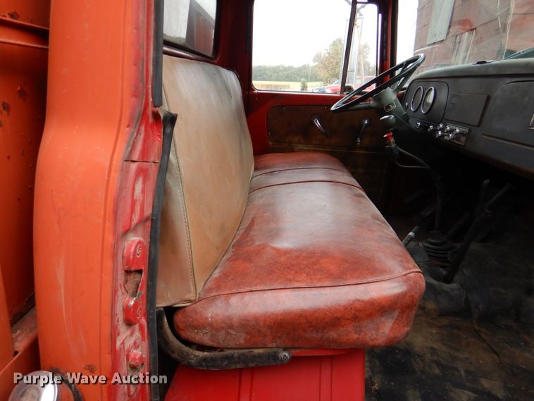 image for item DL3184 1965 International 1600  grain truck