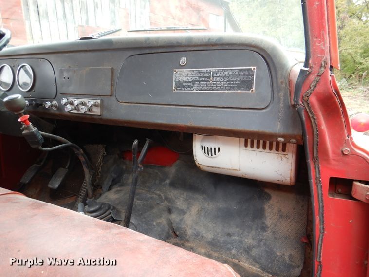 image for item DL3184 1965 International 1600  grain truck
