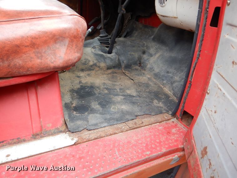 image for item DL3184 1965 International 1600  grain truck