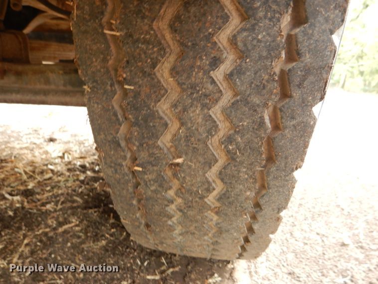 image for item DL3184 1965 International 1600  grain truck