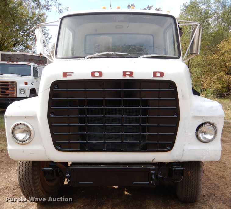 image for item DL3186 1979 Ford 700  feed mixer truck