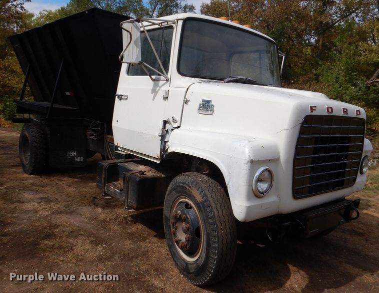 image for item DL3186 1979 Ford 700  feed mixer truck