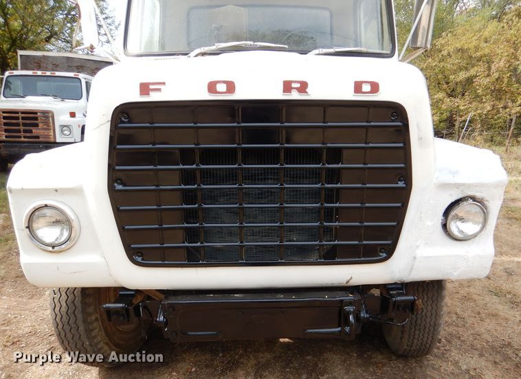 image for item DL3186 1979 Ford 700  feed mixer truck