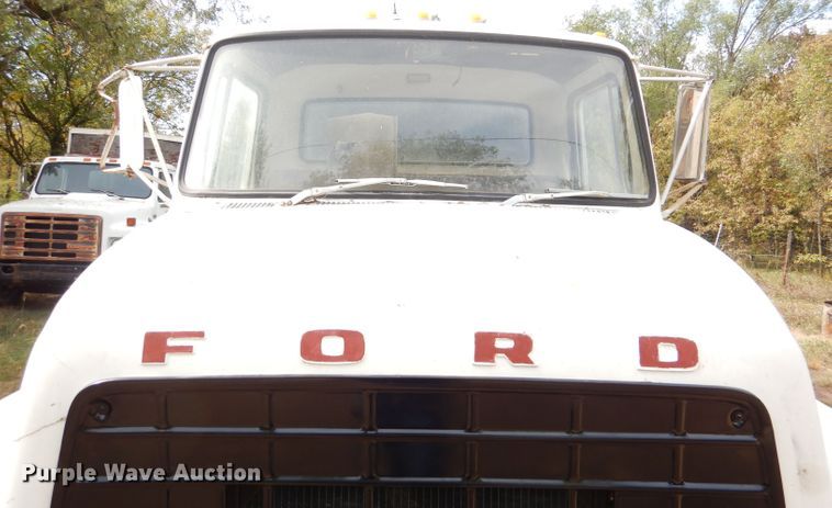 image for item DL3186 1979 Ford 700  feed mixer truck