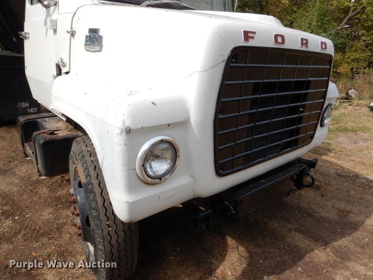 image for item DL3186 1979 Ford 700  feed mixer truck