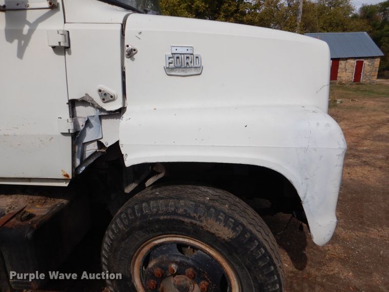 image for item DL3186 1979 Ford 700  feed mixer truck
