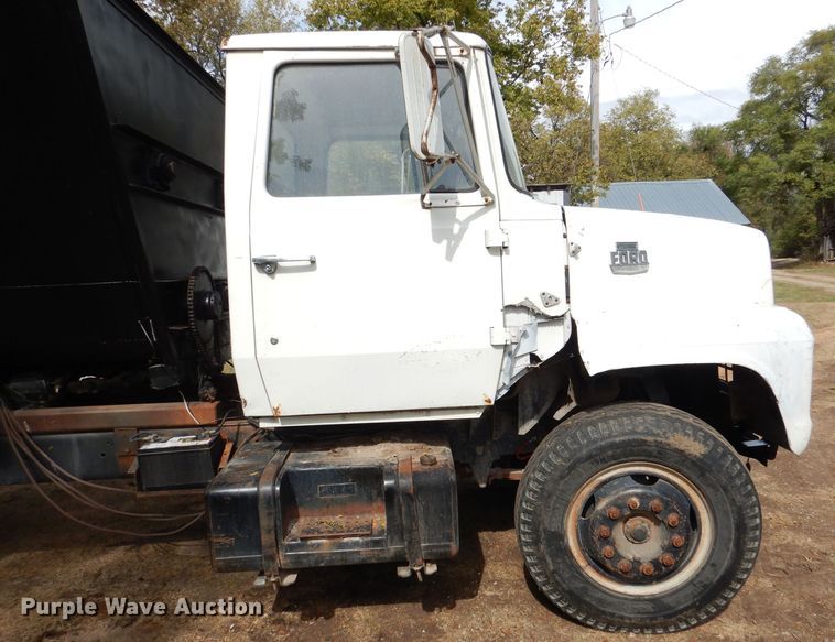 image for item DL3186 1979 Ford 700  feed mixer truck