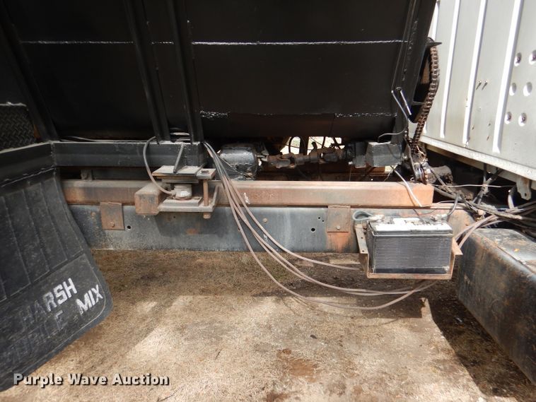 image for item DL3186 1979 Ford 700  feed mixer truck