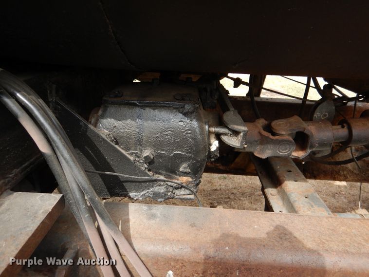 image for item DL3186 1979 Ford 700  feed mixer truck