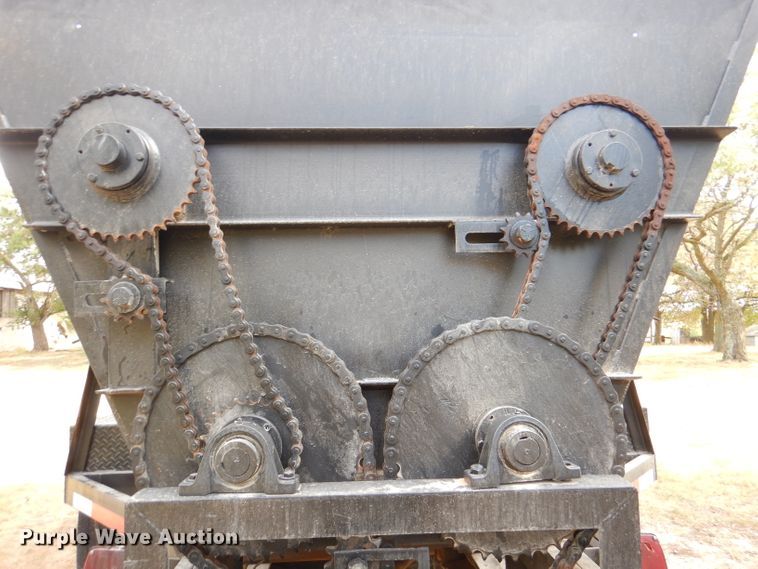 image for item DL3186 1979 Ford 700  feed mixer truck