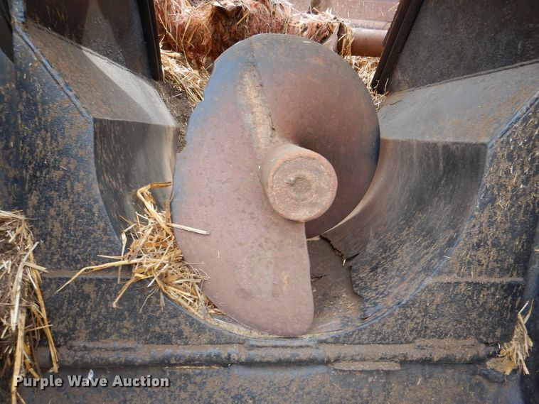 image for item DL3186 1979 Ford 700  feed mixer truck