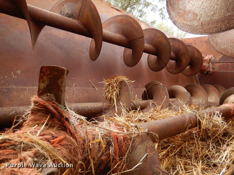 image for item DL3186 1979 Ford 700  feed mixer truck