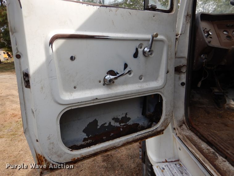 image for item DL3186 1979 Ford 700  feed mixer truck
