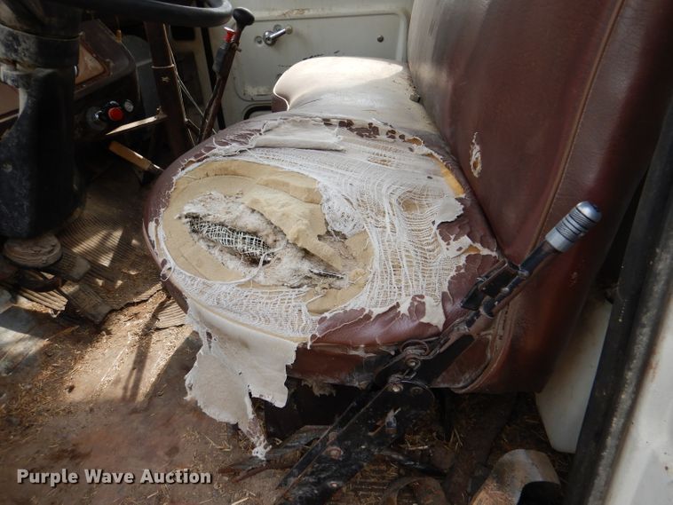 image for item DL3186 1979 Ford 700  feed mixer truck