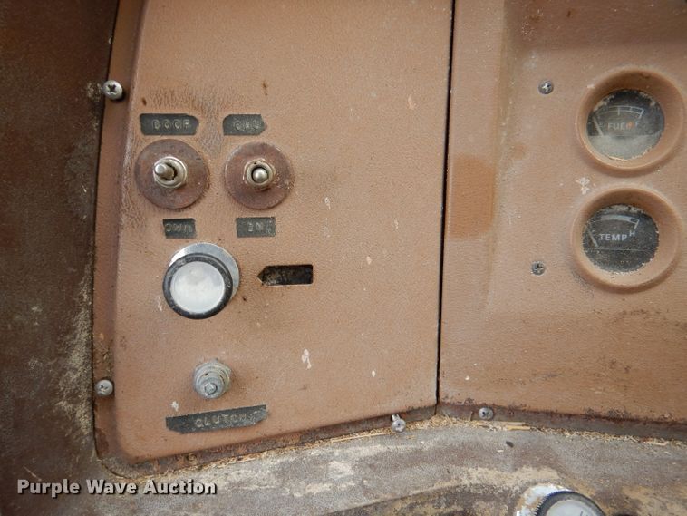 image for item DL3186 1979 Ford 700  feed mixer truck